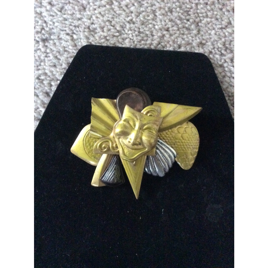 Ladies Vintage Mardi Gras Mask Pin